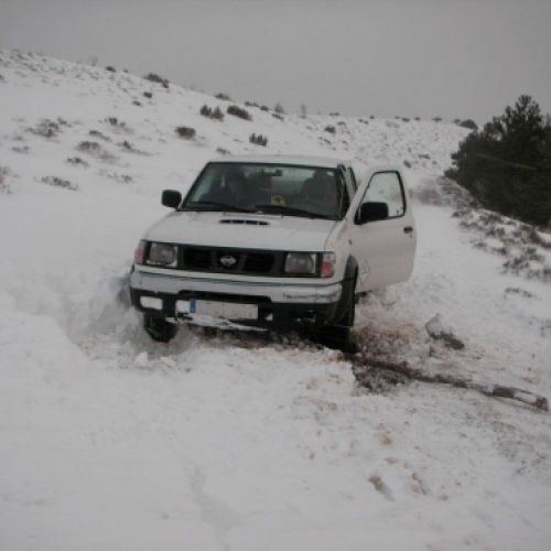 Imagen de uno de nuestros vehículos atrapados en la nieve
